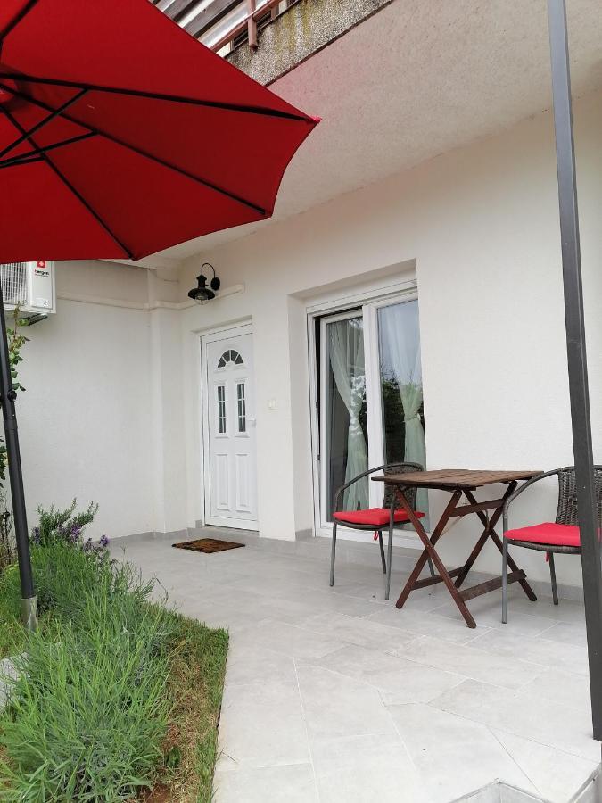 Leona Apartment Vidikovac, Pula Eksteriør billede