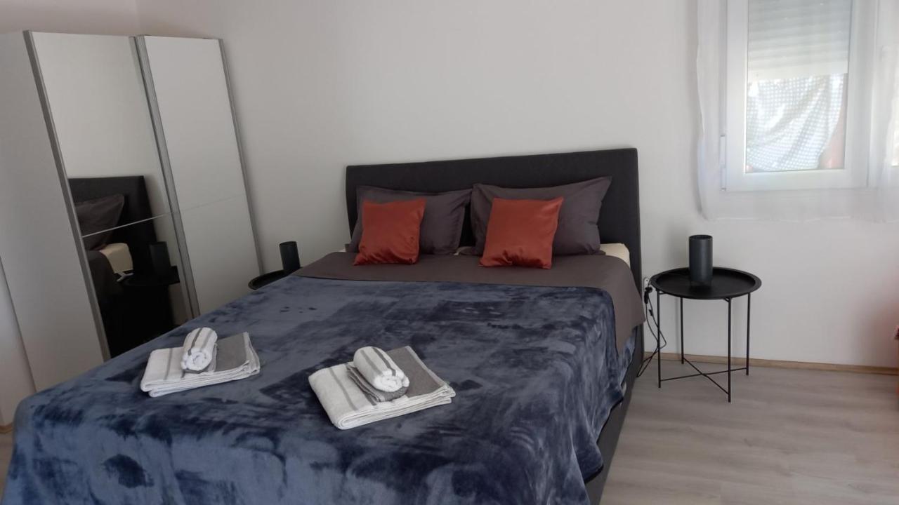 Leona Apartment Vidikovac, Pula Eksteriør billede