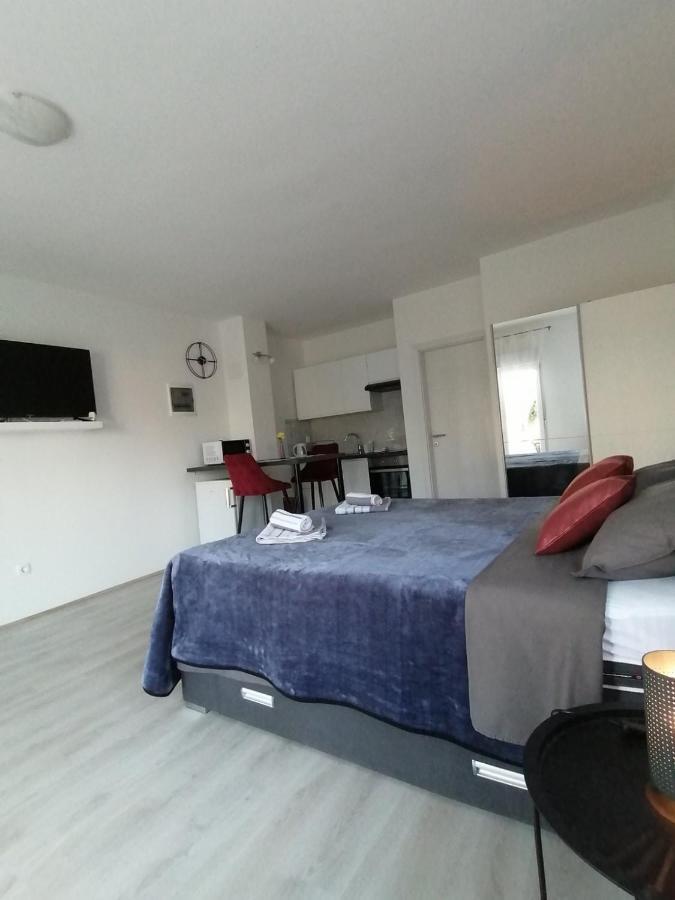 Leona Apartment Vidikovac, Pula Eksteriør billede