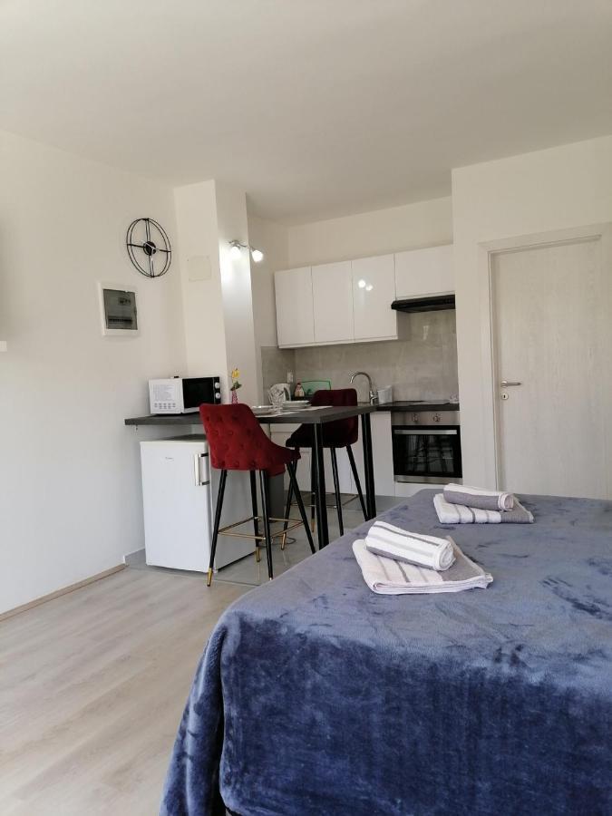 Leona Apartment Vidikovac, Pula Eksteriør billede
